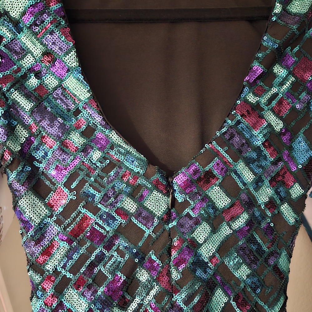 Dress - Picture 4 of 9